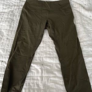 Lululemon Wu see Under Crop 23” leggings size 14 Olive